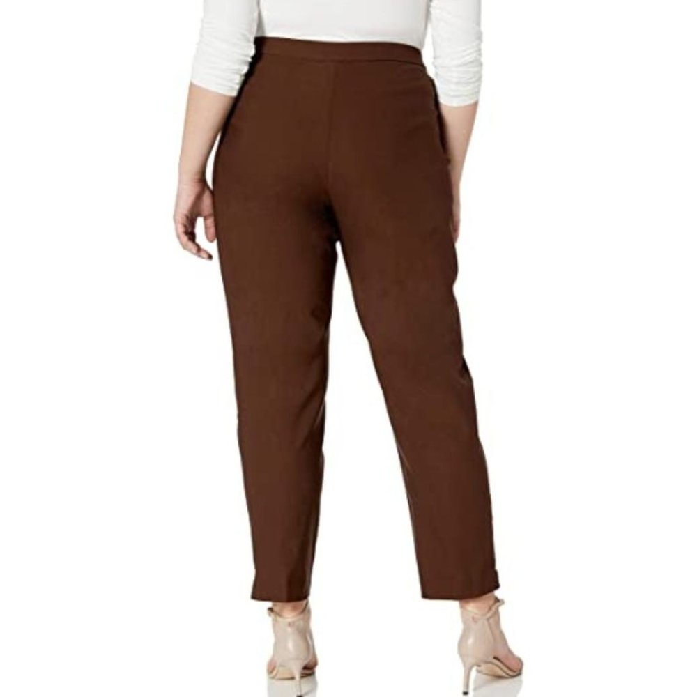 Alfred Dunner Women's Brown Classics Allure Pull On Slim Leg Pants Size 16 NWT - Picture 2 of 11